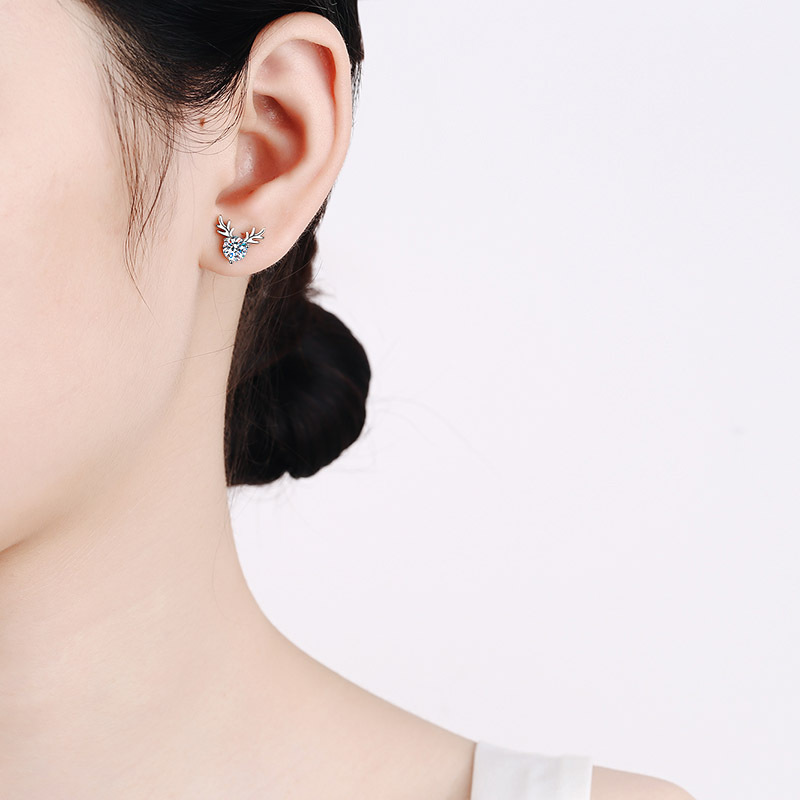 D Color Moissanite Stud Earrings In Sterling Silver For Women_voghion.com