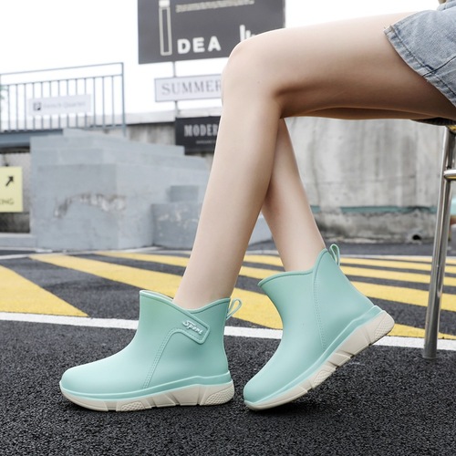 Japanese style flat fashion rain boots women's medium short tube thickened and padded warm shoes light color women's flat heel rain shoes rubber shoes