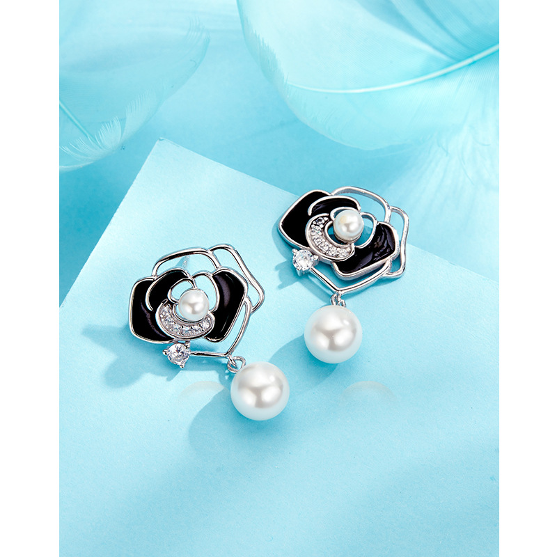 Pendientes de perlas de Camelia pendientes de plata de ley de las mujeres 2023 nueva luz de lujo pendientes de flores de alta calidad