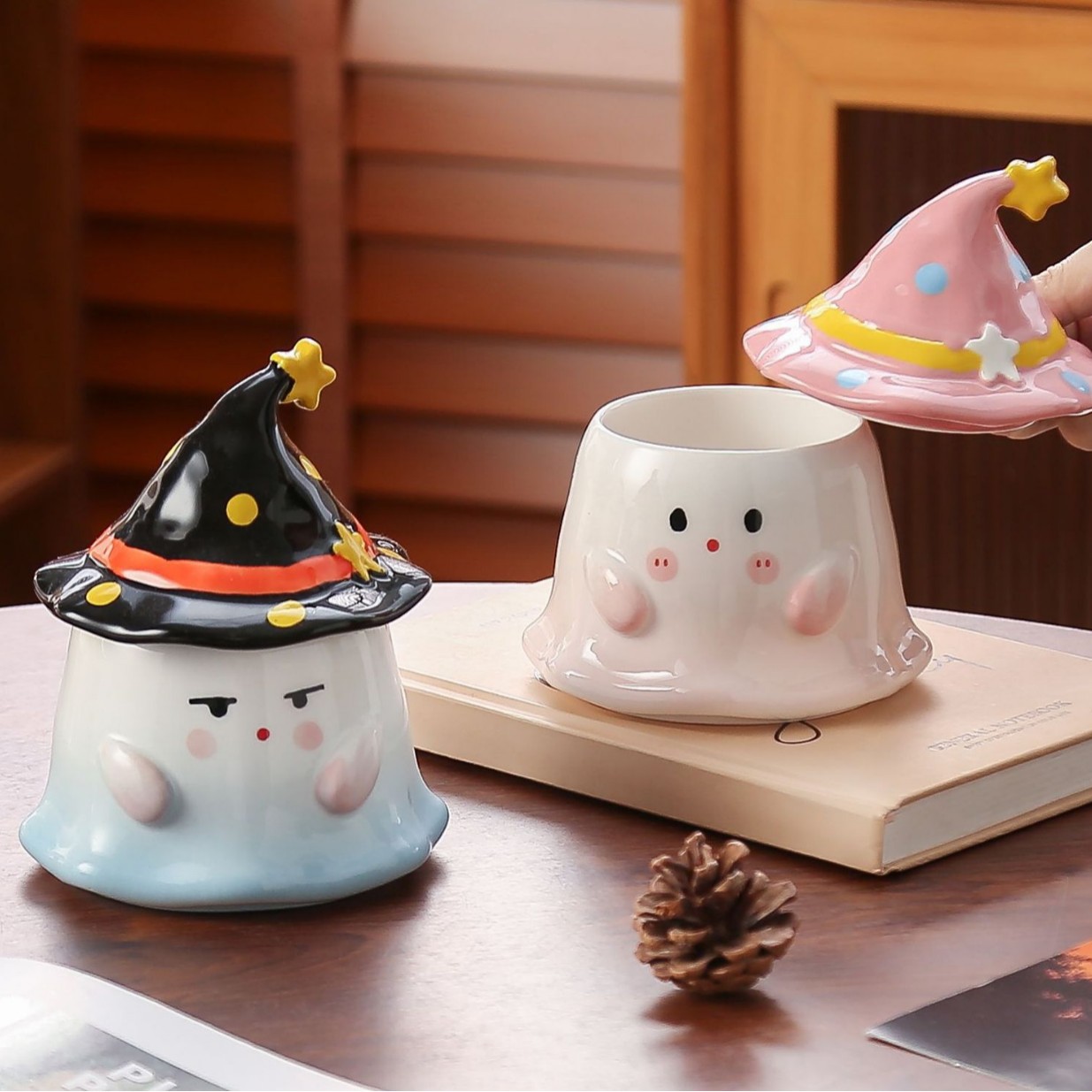 Caricatura encantadora y extraña fantasma de Halloween sombrero mágico de cerámica taza tridimensional con tapa de alto valor facial taza de agua potable
