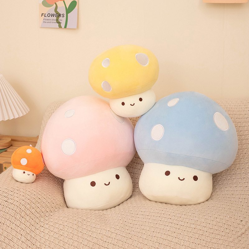 Cute muñeca de hongos dibujos animados coloridos juguetes de peluche muñecas grandes series de hongos al por mayor transfronterizos