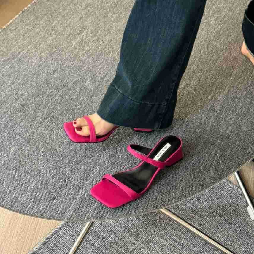 Korean High-End One-Strap High 2025 Summer New Versatile French Style Chunky Heel Women's Sandals_vogvips.com