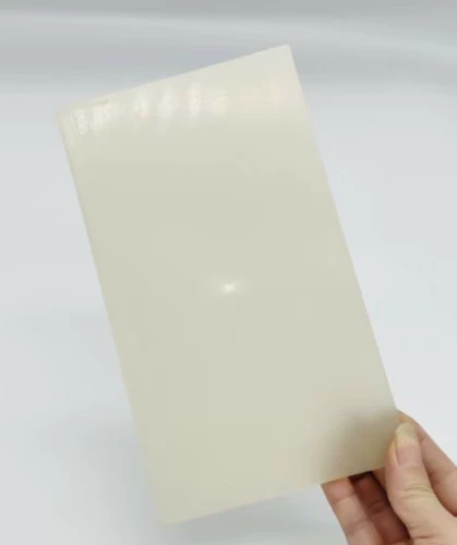 Plastic plates
