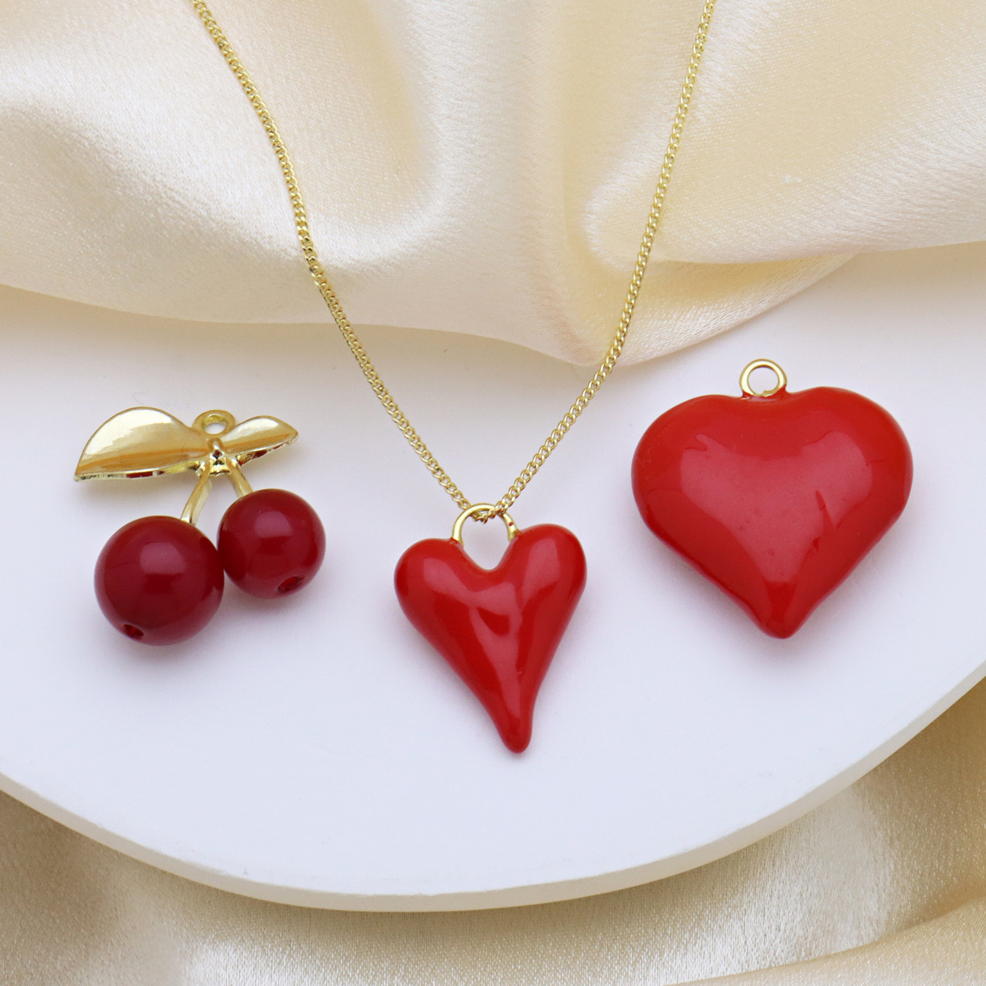 8g Weight Pendant Jewelry Making Type 20*28mm, 25 * 29mm, 30*33mm Jewelry Making Size DIY Jewelry Accessories Classification 1 Piece Quantity Copper Material Cherry, Heart Shape Pattern Enamel Design Simple Style Style 1 Piece 20*28mm 25 * 29mm 30*33mm Copper Cherry Heart Shape Pendant 1