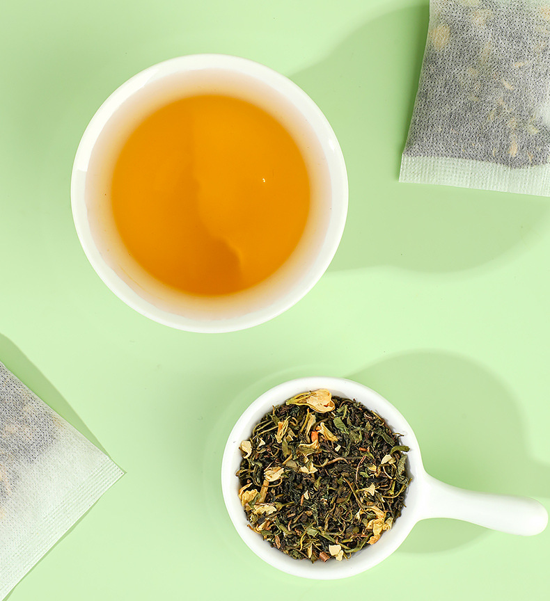 Jasmine Oolong Tea Bags 300g Cold Brew Charcoal Roasted Strong Aroma Daily Herbal Tea in use
