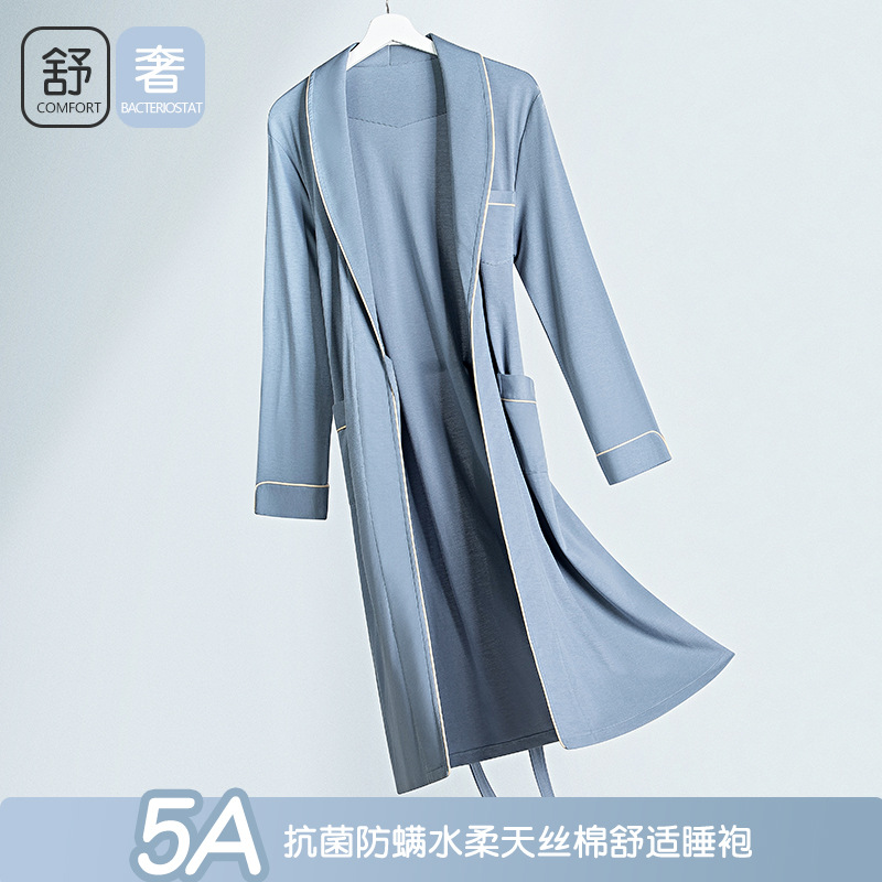 El nuevo estilo Water Soft Sky Silk Cotton Otoño e invierno Camisón largo para hombres Albornoz fino puede salir Túnica matutina Túnica casera en stock