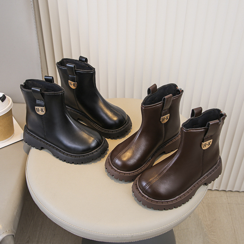 Martin 2024 Herbst/Winter Neue Kollektion Kinder Kurze schwarze Lederstiefel mit weicher Sohle im britischen Stil für Mädchen_voghion.com