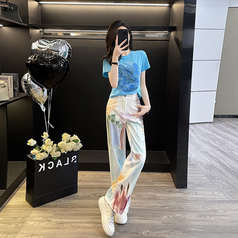 Fashionable High Waist Distinctive Graffiti Wide Leg Jeans New Blue Distinctive Printed Round Neck Short Sleeve Two-Piece Set for Women