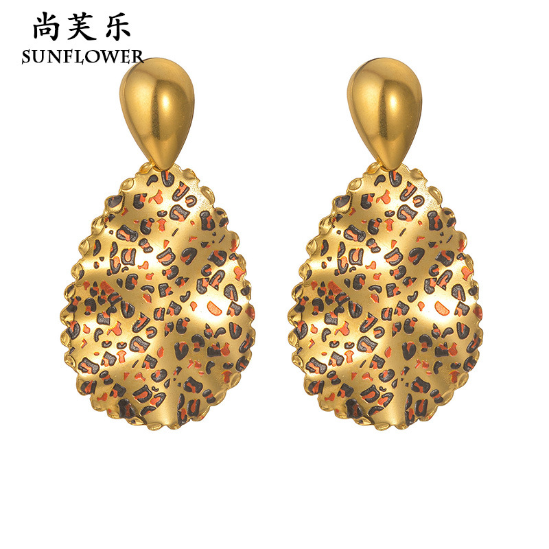 retro elegant fashionable earrings drop-shaped stainless steel
