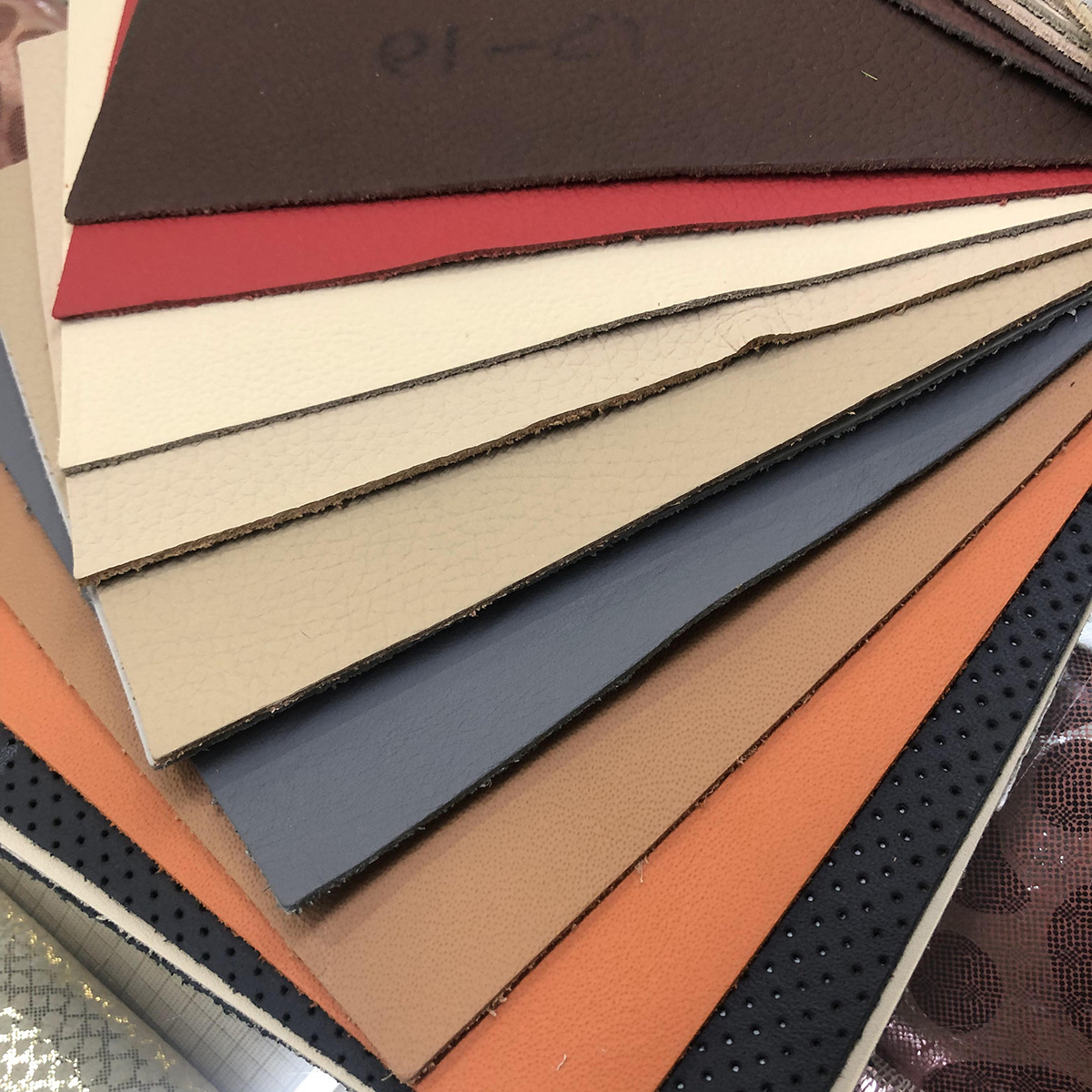 现货荔枝纹沙发垫家居皮革摔纹真皮座椅牛皮压纹批发