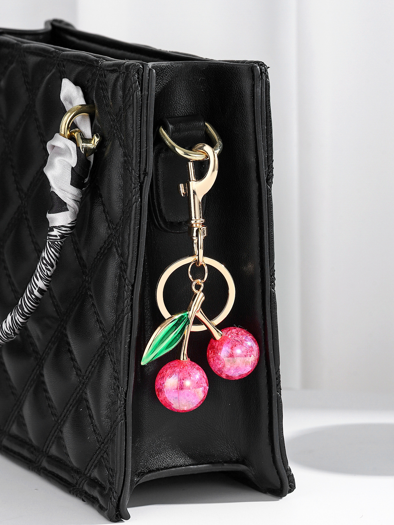 1 Piece Resin Cherry Bag Charms display picture 5