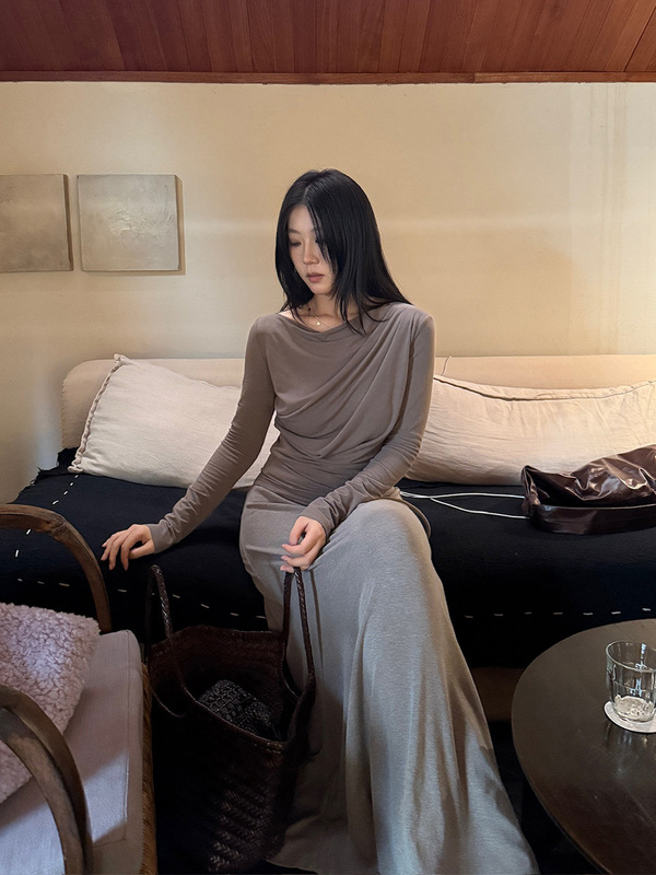FOX ROOM 斜领露肩褶皱上衣2025秋季新款百搭气质长袖T恤女A3554|undefined
