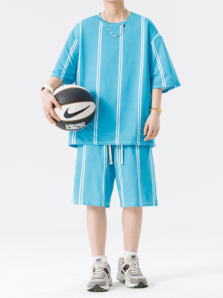 Nuevo traje de pantalones cortos de camiseta de cuello redondo con estampado a rayas de verano para adolescentes, pantalones cortos casuales de manga corta, ropa suelta para el hogar