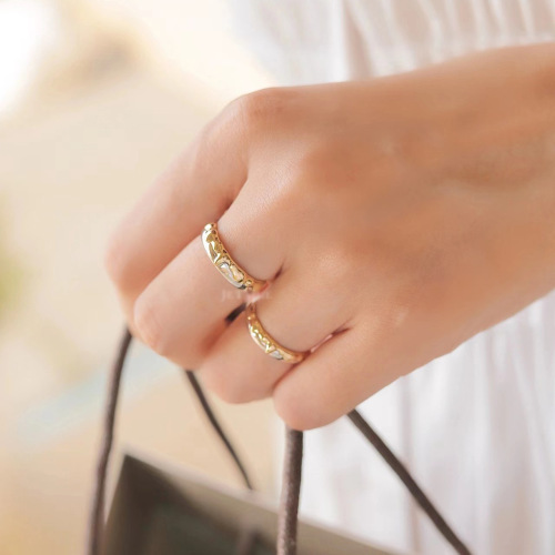 Cute honeypot couple rings, male and female Winnie the Pooh rings, bestie rings, cartoon patterns, small and fresh temperament