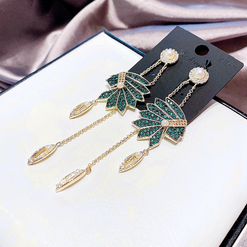 Retro Long Tassel Zircon Micro-inlaid Copper Earrings Wholesale Nihaojewelry display picture 3