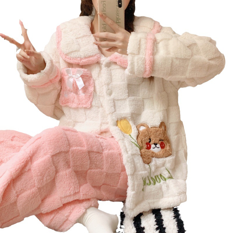 Oso de dibujos animados pijamas mujeres otoño y el invierno espesado coral polar nueva franela más tamaño cardigan bordado inicio