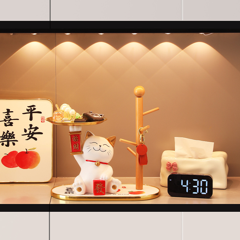 행운의 고양이 장식품 가게 프런트 데스크 계산원 홈 오프닝 선물을 흔들며 창조적 인 트레이 행운의 고양이 도매