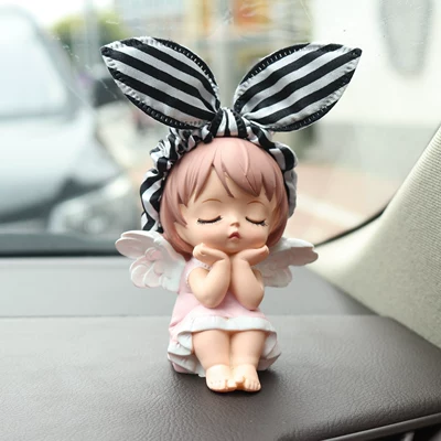 Nömrəli dayanma kartı, Car Interior Creative Temporary - annie-bow-black-and-white-stripes