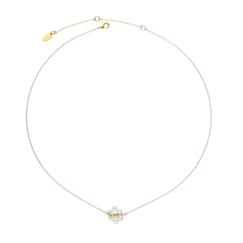 Collar de flores de perlas de imitación