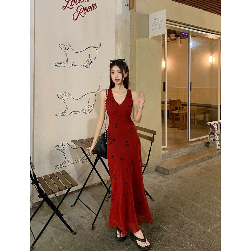 目を引く夏の婦人服 2025 新しい荒野ローズプリントサスペンダースカートレッドドレープデザインドレス|undefined