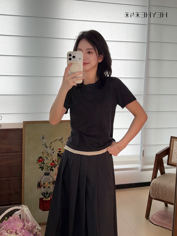 Xiao He [Jane Eyre] 100% wool high-end Yangzi yarn, delicate, skin-friendly, soft, and with lace trim, knitted short-sleeved top