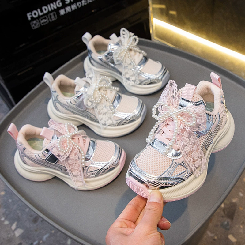 Детская спортивная обувь, сетчатая обувь для девочек, новая дышащая повседневная обувь весны и осени 2025 года, универсальные туфли для девочек на мягкой подошве.