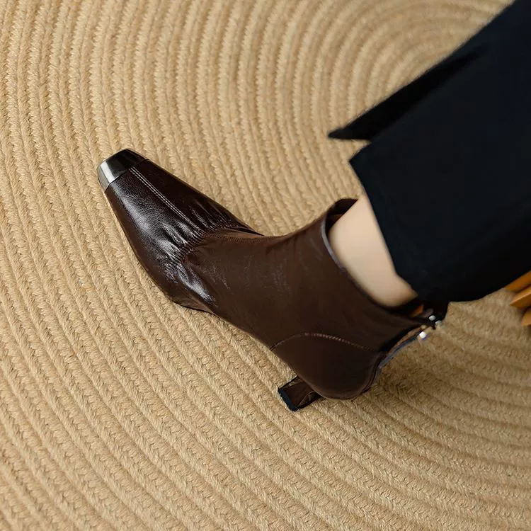 Зимний новый черный коричневый шоколад коричневый цвет коричневый цвет каблуки модные кожаные туфли короткие женские сапоги