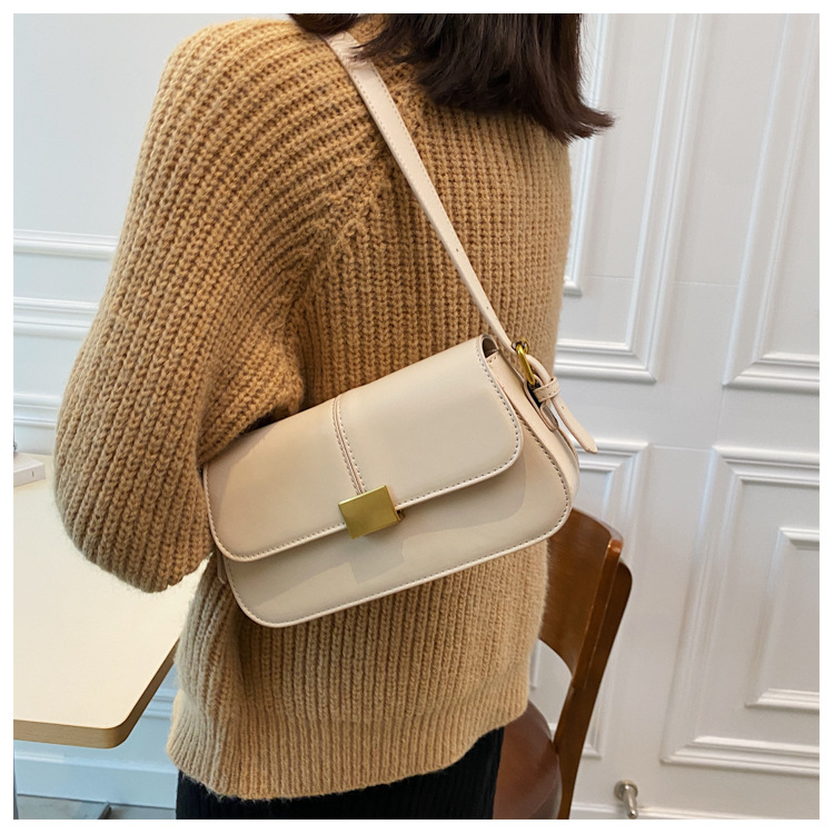 Retro Commuter Small Bag Wild Messenger Bag New Fashion One-shoulder Underarm Bag Tide display picture 7