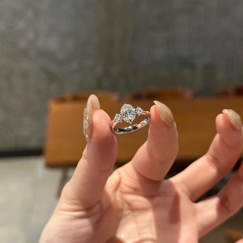 女性用の新しいフレンチスタイルのサスペンションピジョンエッグリング、ミッドセンチュリースタイル、クールなオーバルフラッシュラージダイヤモンドリング、調節可能|undefined