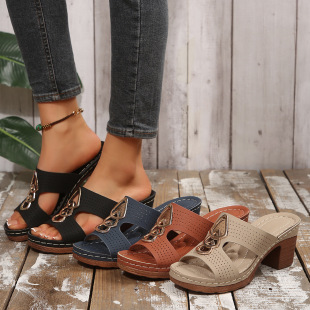 2025 Summer New European and American Foreign Trade plus size Coarse Heel Metal Decorative Beach Slippers Wedge Flower Sandals for Women