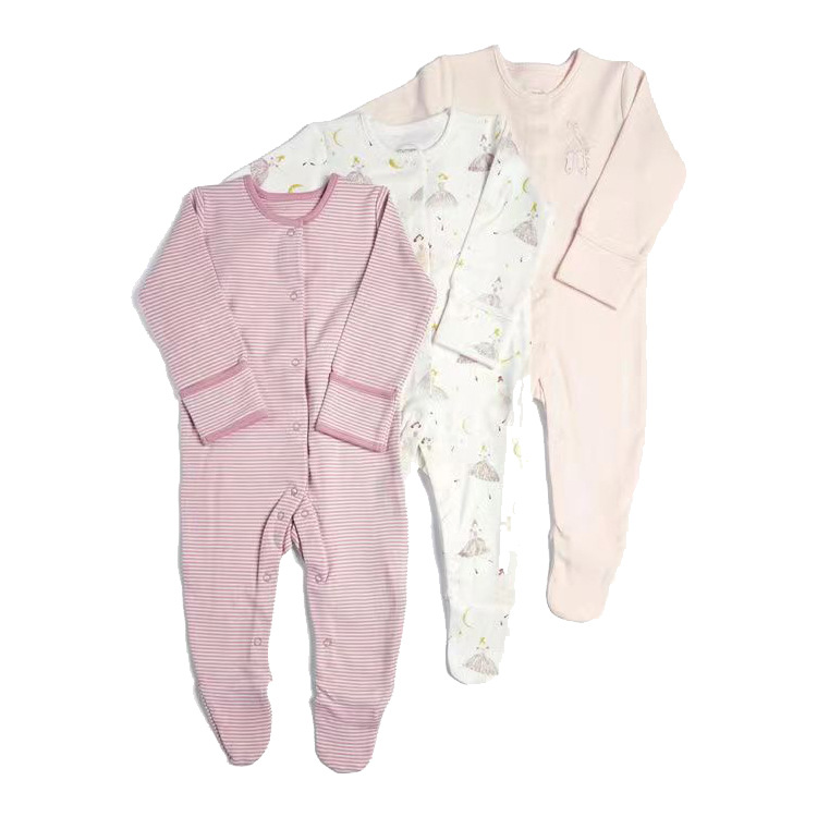 外国貿易の子供服春秋タイプの赤ちゃんのワンピースの長袖は足を包んでパジャマの新入生の赤ちゃんのプレゼントの箱を登ります。