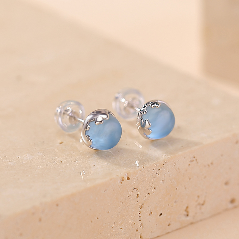 Khuyên tai bạc S925 hình cỏ ba lá đính đá Aquamarine tròn — một cặp