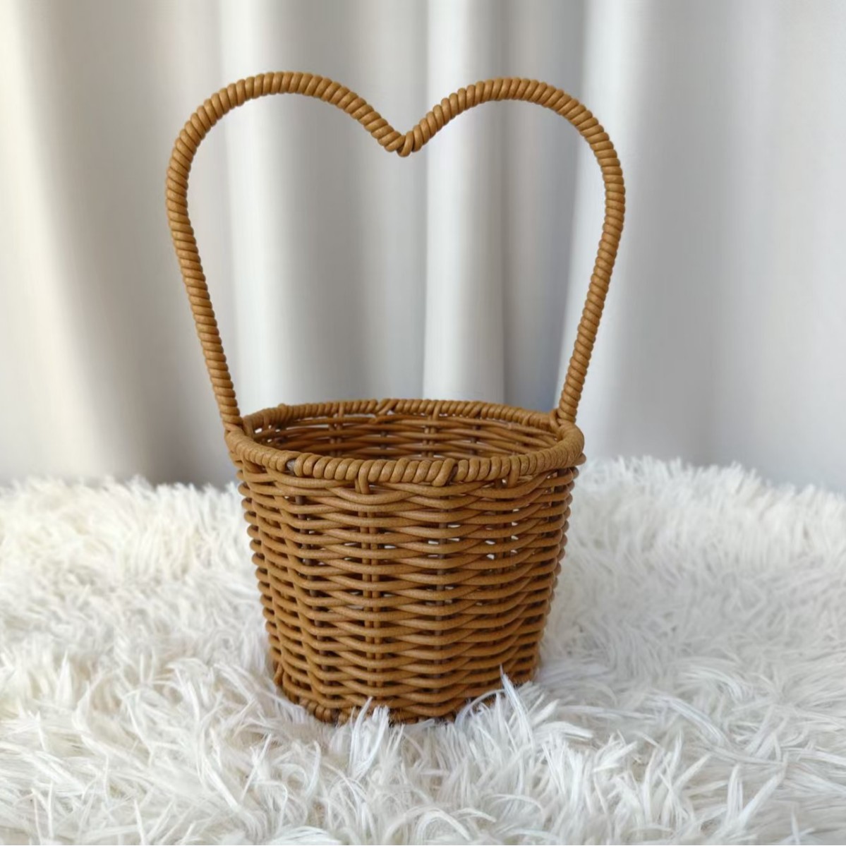 Cesta Tejida de Flores de Vid, Hecha a Mano y Decorativa para Fiestas y Arreglos Florales image 12
