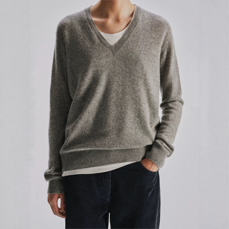 THE R*W 2026 Autumn/Winter new collection: minimalist V-neck wool knit sweater, loose-fitting, high-end style top for women