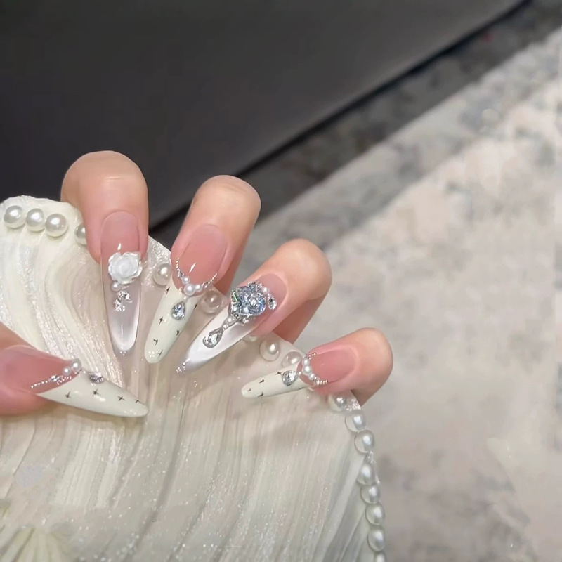 【Camellia Fragrance】Purely Handmade Wearable Nails, Exquisite Fragrant Style, Enhances Skin Tone, High-End Wearable Handmade Nail Tips 【Camellia Fragrance】Purely Handmade Wearable Nails, Exquisite Fragrant Style, Enhances Skin Tone, High-End Wearable Handmade Nail Tips