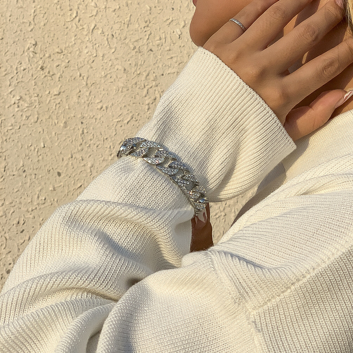 Bijoux Hip-hop pour femmes, chaîne cubaine entièrement en diamant avec boucle à pression en strass ajourée, collier de clavicule_voghion.com