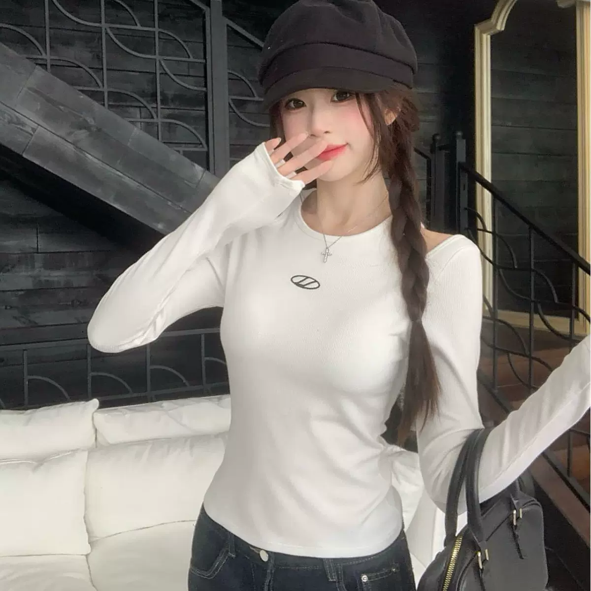 秋冬新款磨绒露肩长袖女带胸垫可外穿百搭舒适辣妹打底保暖上衣女