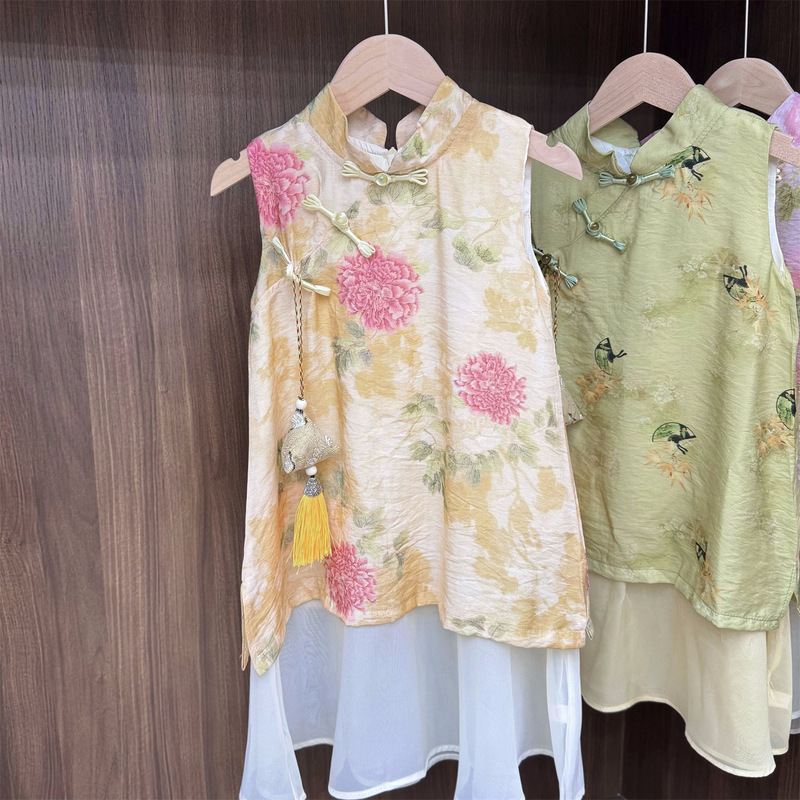 女の子の新しい中国風の古代スタイルのチャイナドレス 2025 夏服子供の偽ツーピースベスト漢服スカートと香りの袋|undefined