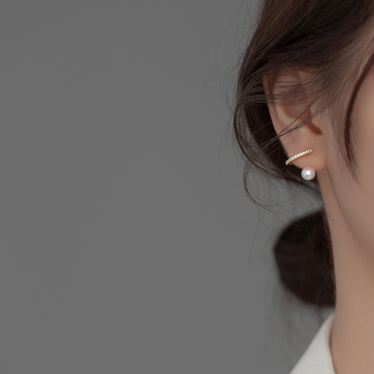 Eloch s925 plata simple perforación círculo de perla temperamento sin agujeros de orejas pequeñas orejas frescas clips de hueso de orejas mujeres M02460