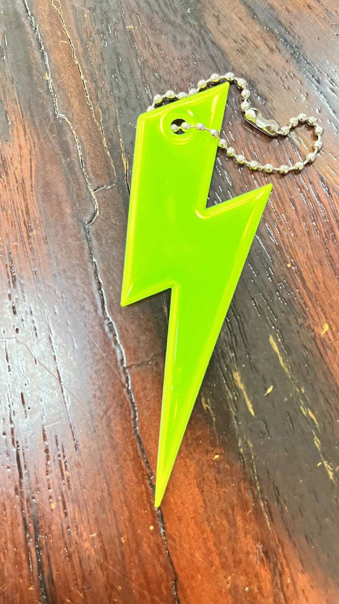 PVC reflectante colgante rayo gráfico llavero reflectante de doble cara PVC etiqueta reflectante fabricante en stock