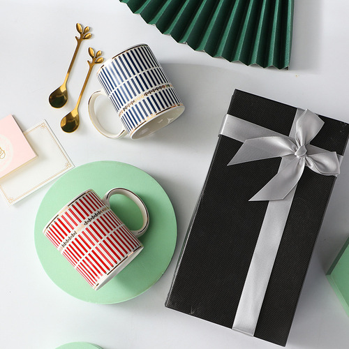 Bone China Practical Gift Ceramic Cup Couple Pair Nordic Style Mug with Spoon Creative Souvenir Cup Wholesale