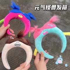 醜い人形のカチューシャが可愛いです。