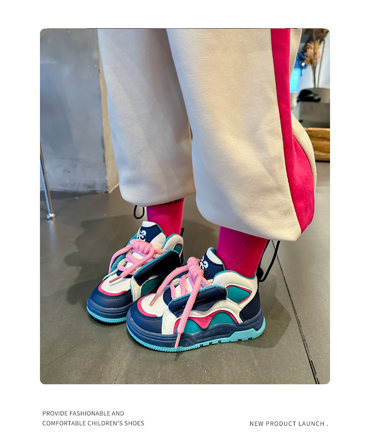 Ragazze, sport, autunno 2023, nuovo pane fritto per bambini di strada, ragazzi con dopamina, tavola alta_voghion.com