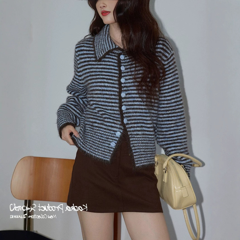 Retro color-block striped sweater cardigan with a soft, comfortable texture, a new autumn/winter style, loose-fitting knit outerwear, trendy Retro color-block striped sweater cardigan with a soft, comfortable texture, a new autumn/winter style, loose-fitting knit outerwear, trendy