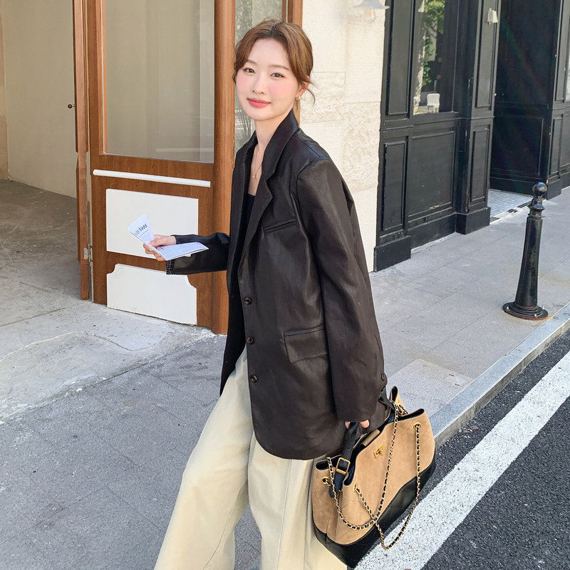 Brown loose-fitting leather blazer for women, 2026 autumn new Korean retro high-end PU leather suit