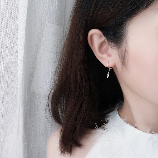 EK135 feather ear buckle