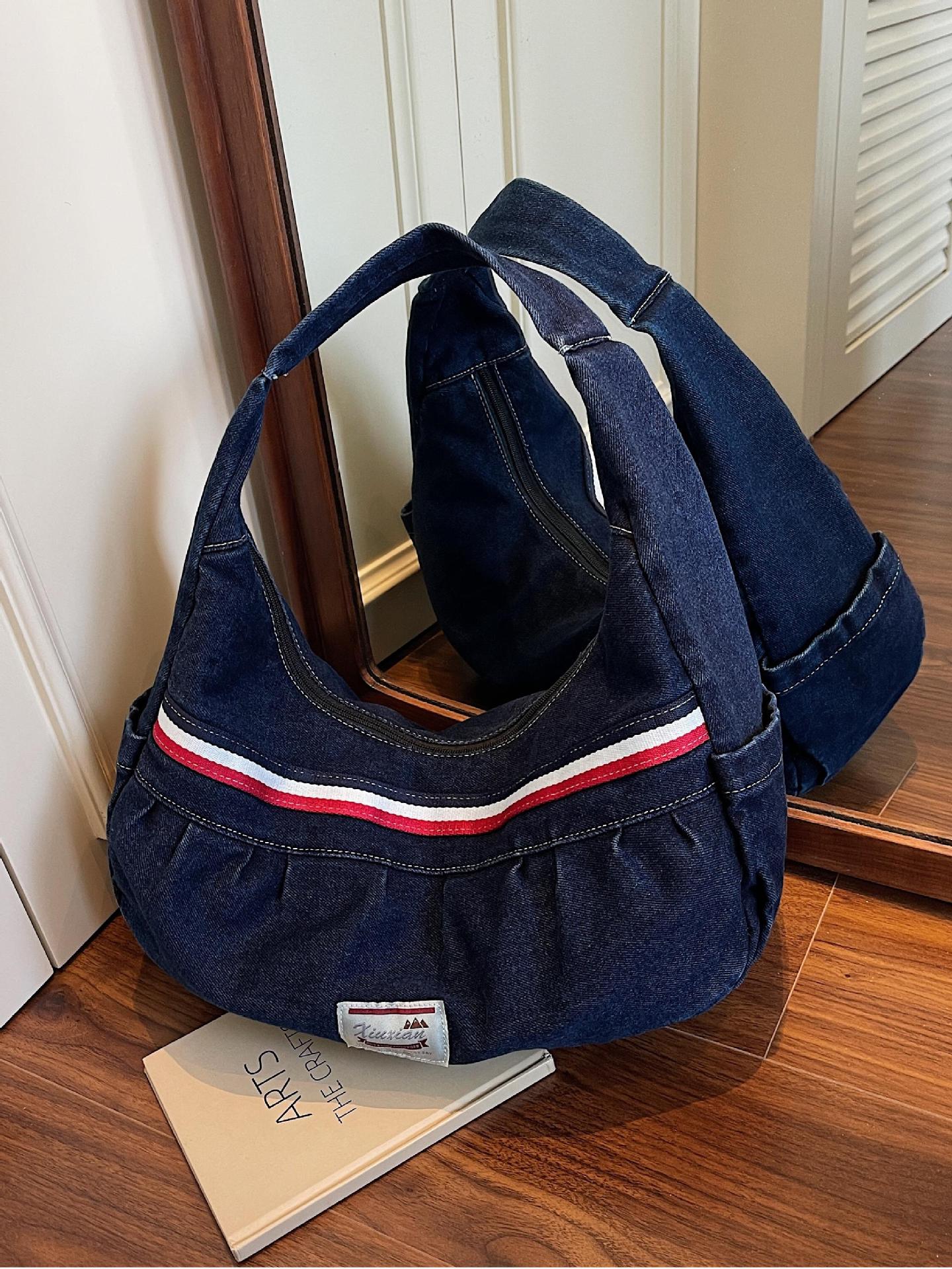 Bolsas de denim lavados populares de verano, bolsas de mujer de gran capacidad 2025, nuevas bolsas de hombro de moda casuales.