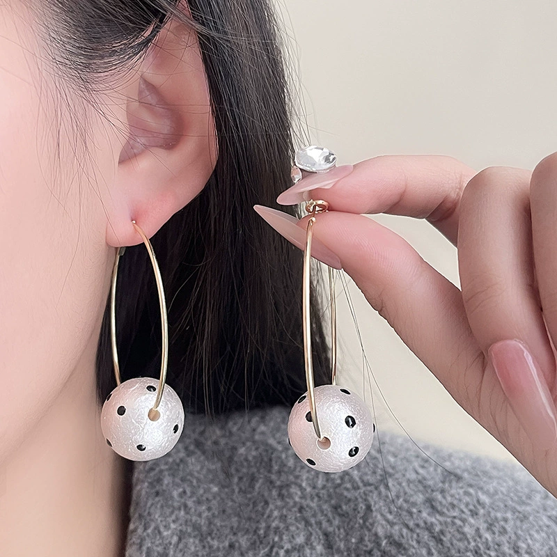 Черно-белая точка жемчуг большие ушные круги высокого уровня серьги 925 серебряные иглы серьги женские модные украшения оптом источник