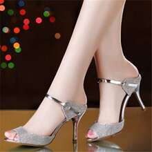 ����һ�����⴩�r��2025���¿�ٴ��Ը�¶ֺ���ϸ߸����ο���ЬŮ