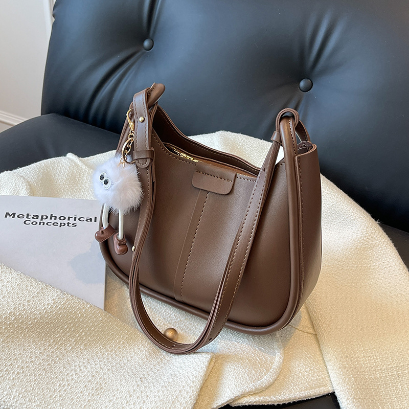 High-end Western style small bag 2023 new women's bag popular popular all-match messenger bag shoulder underarm bucket bag